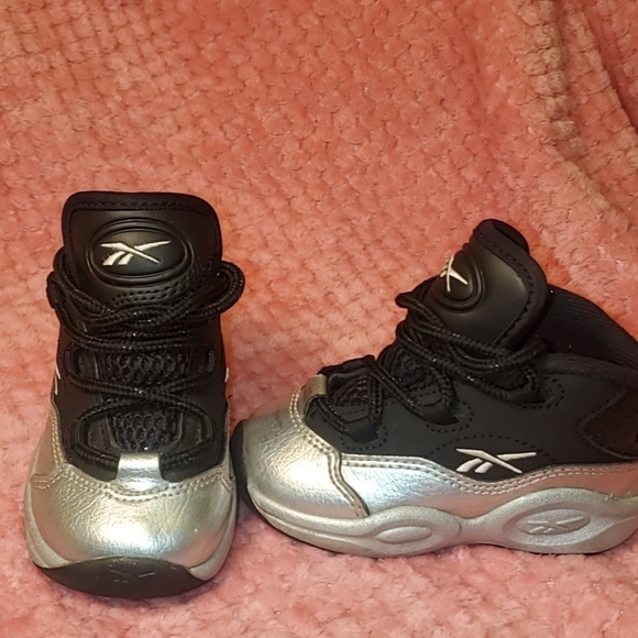 Reebok - Picture 2 of 3